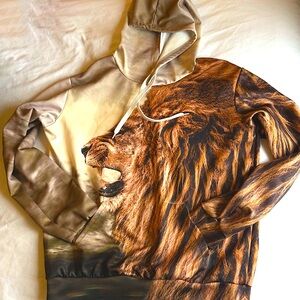 Bold Lion Graphic Hoodie for Men